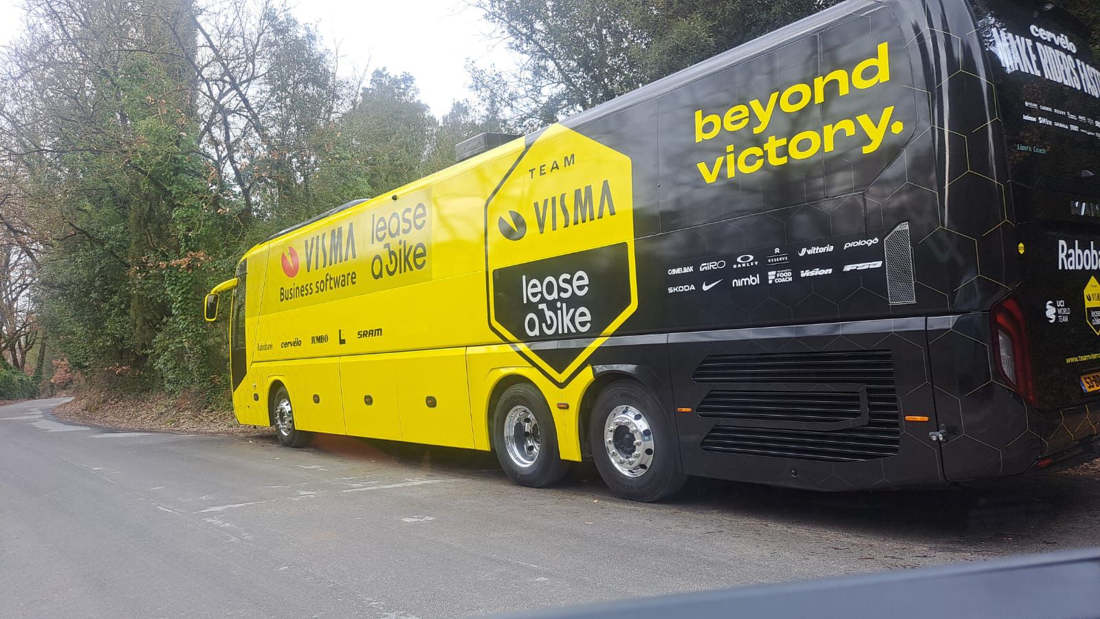 Wie slaapt op de kamer van Tadej of Wout?